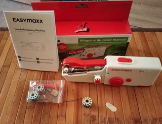 Maquina de coser portátil.