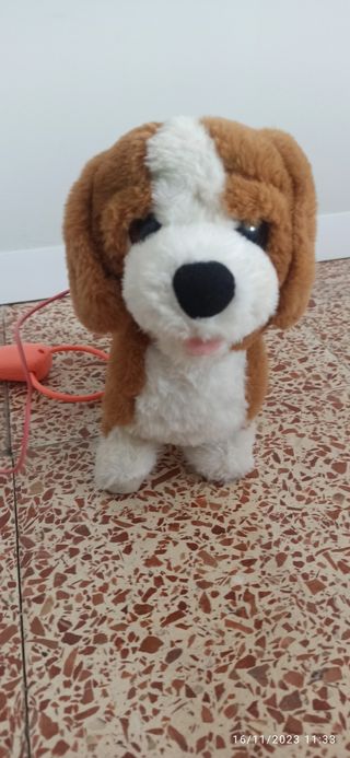 Perro peluche que ladra y anda