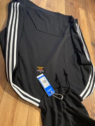 Sudadera con capucha Adidas
