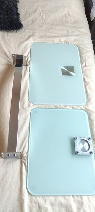 Mesa de cristal blanco, Mesita Auxiliar