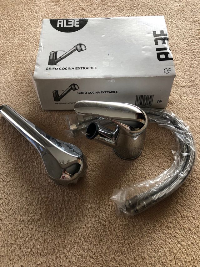 GRIFO EXTRAIBLE DE FREGADERO Y GRIFO DE BIDE