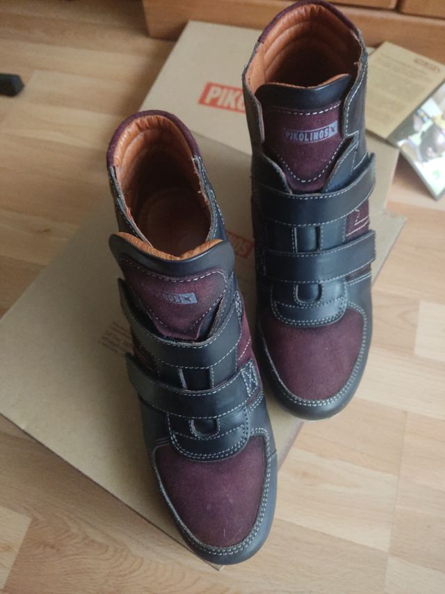 BOTÍN DE PIEL TACON CUÑA ALTO DE PIEL T40 129€