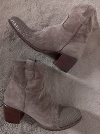 Stivaletto in camoscio tg. 39