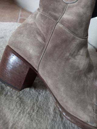 Stivaletto in camoscio tg. 39