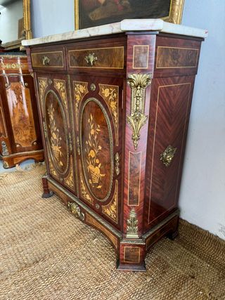 Entredós o mueble recibidor.