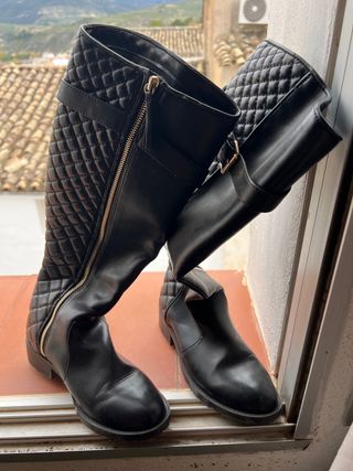 Botas Zara y botines mustang