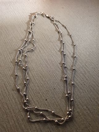 Collana a triplo filo in metallo 