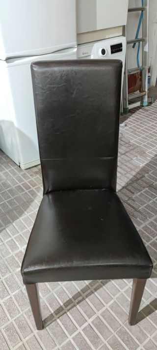 MESA DE COMEDOR MUY GRANDE CON 6 SILLAS PIEL Y MAD