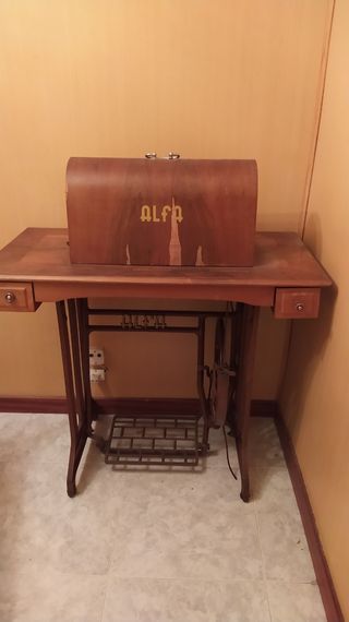 MAQUINA DE COSER ALFA