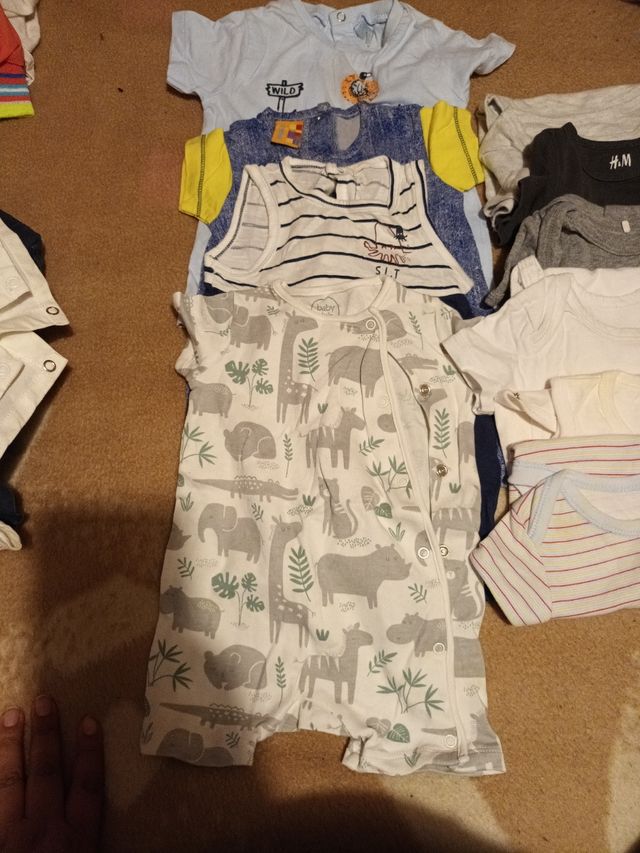 Lote de ropa de bebe 3/6 meses