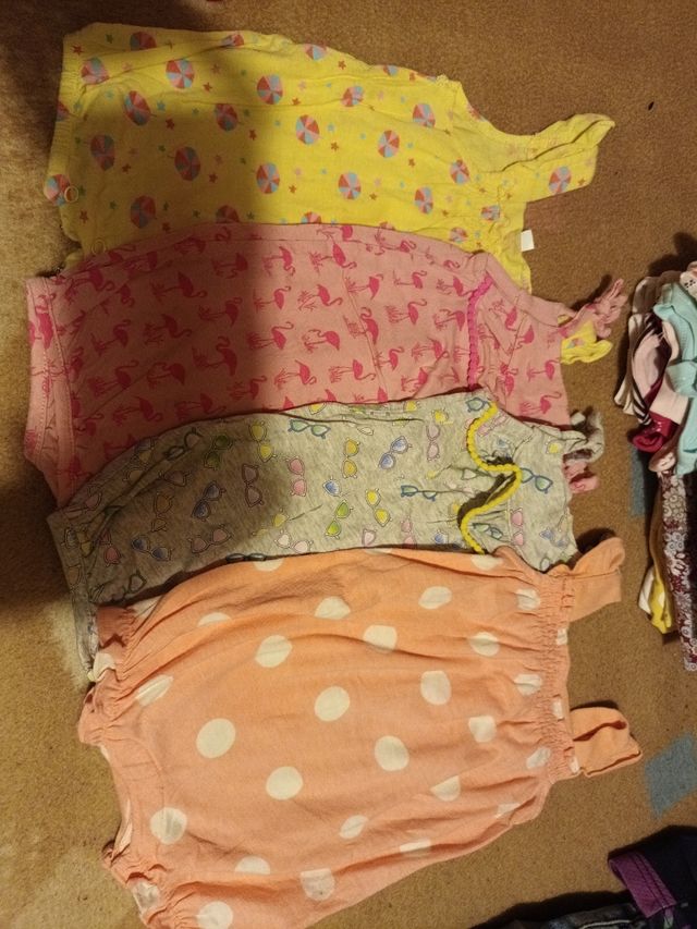 Lote de ropa de bebe talla 3/6 meses