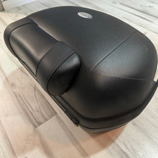 Baul Kappa K46 Tech 46L luces ahumadas