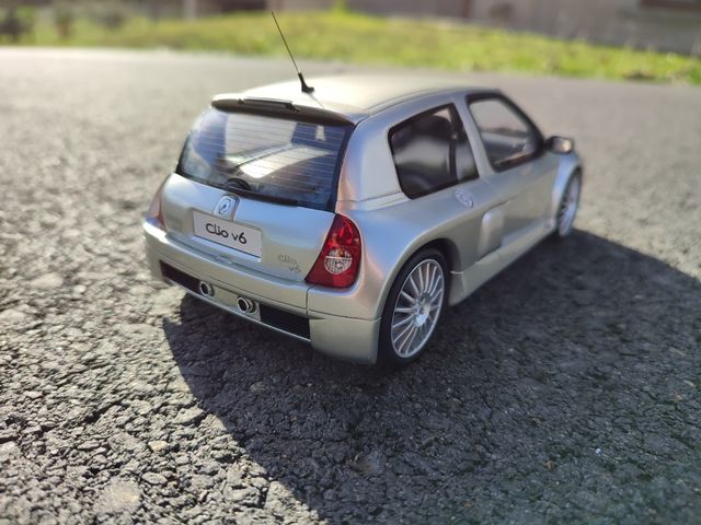 Renault Clio V6 Otto 1/18