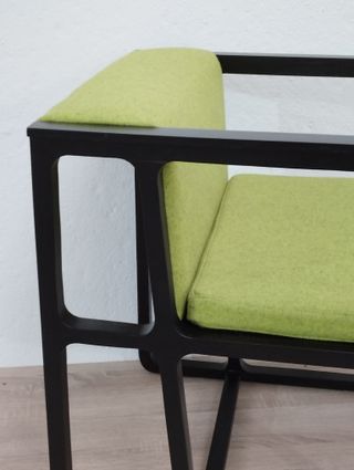 Butaca de madera y verde EFE _ Ziru