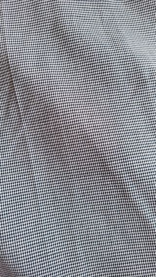 Pantalón de Mango con etiqueta