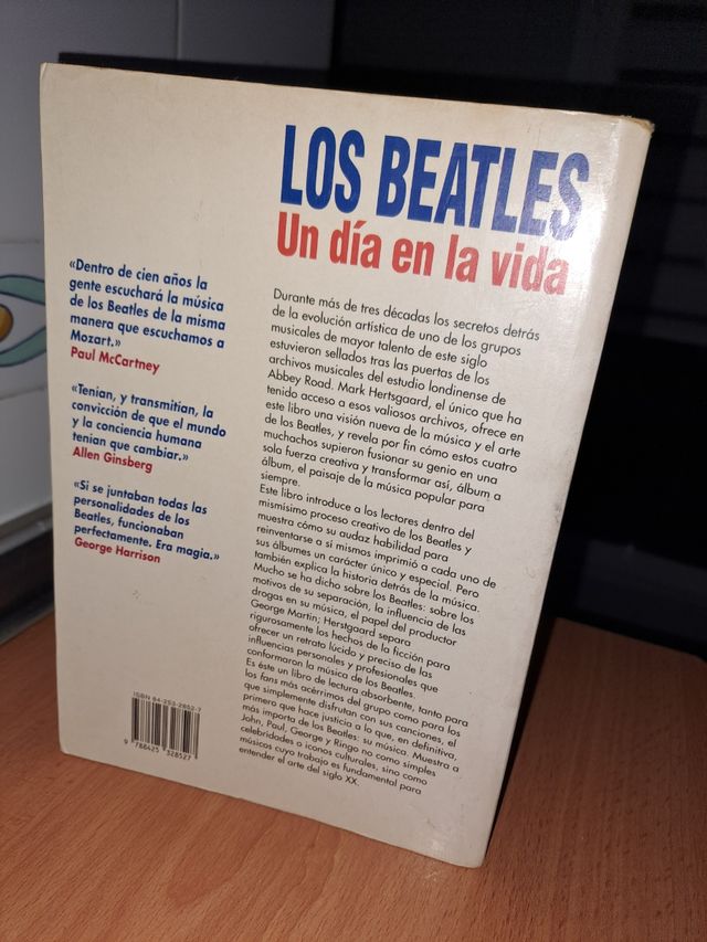 LOS BEATLES - UN DIA EN LA VIDA