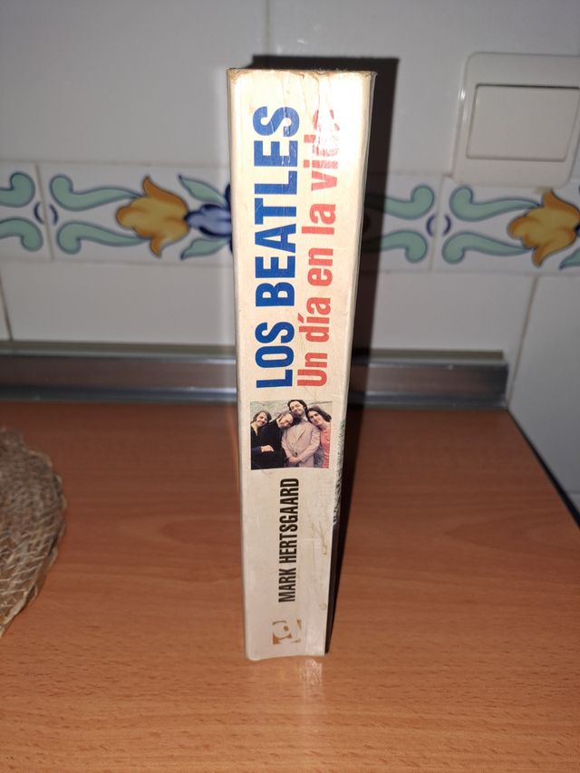 LOS BEATLES - UN DIA EN LA VIDA