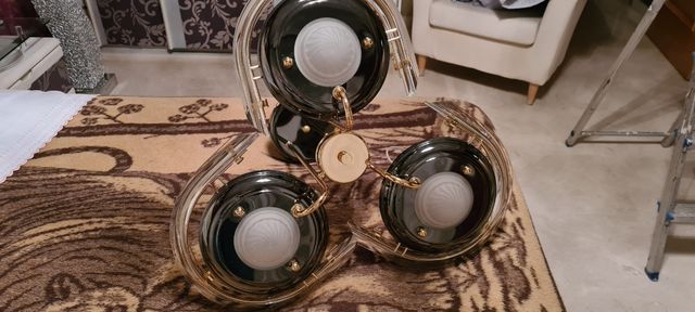 2 lampade da soggiorno una a tre luci e l'altra con