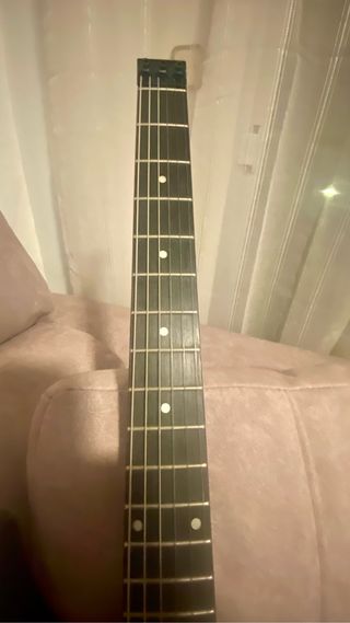 Guitarra Hiadless tipo Stranberg