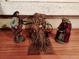 Pesebre/Belén artesanal de barro y tela con luz