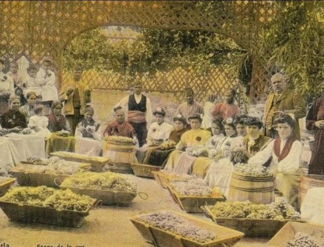 Artesa caja gaveta cajón madera.