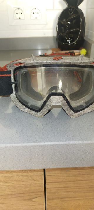 Casco Fox v2 y gafas fox