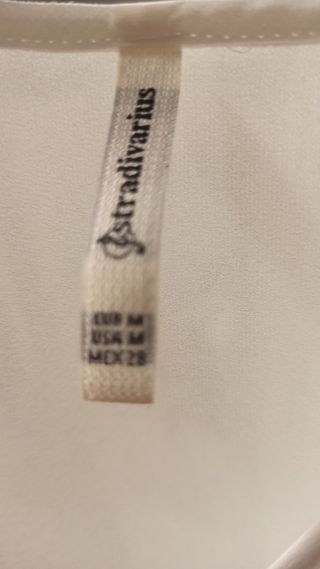Blusa transparente de Stradivarius