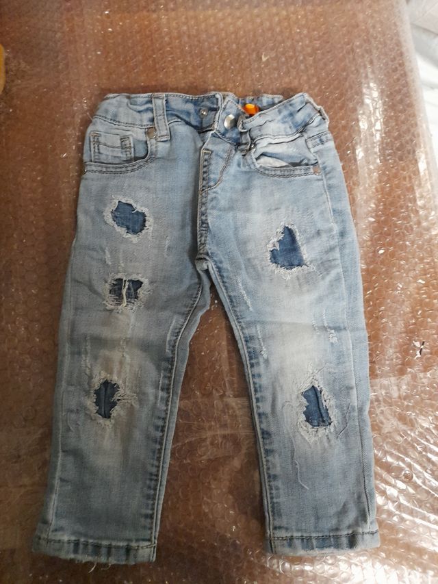 Maglioncino e jeans 18 mesi