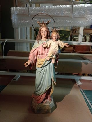 Antigua figura de virgen