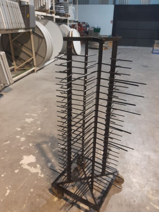 Carrello da 100 vassoi da