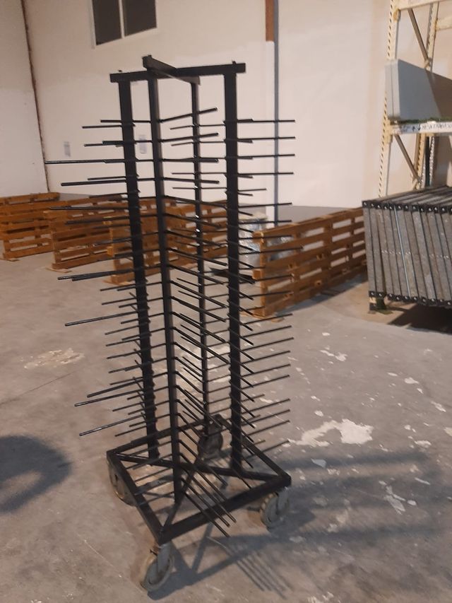 Carrello da 100 vassoi da