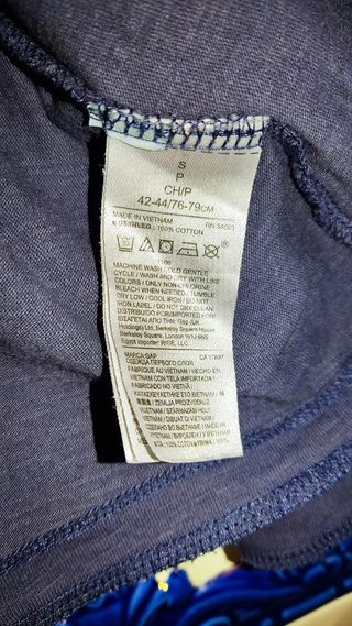 Camiseta Gap.