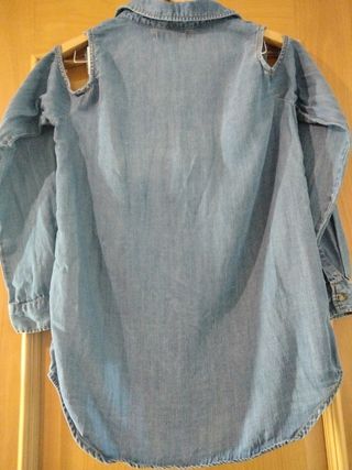 Camisa tejana hombros descubiertos Forever21