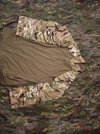 Lote N177 Varias camisas tacticas