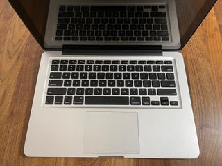  MacBook Pro dual-core Intel Core i5 y 2.5GHz