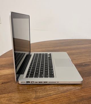  MacBook Pro dual-core Intel Core i5 y 2.5GHz
