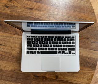  MacBook Pro dual-core Intel Core i5 y 2.5GHz