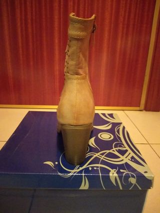 BOTÍN CAMPERO COLOR CAMEL N37/ NUEVO A ESTRENAR