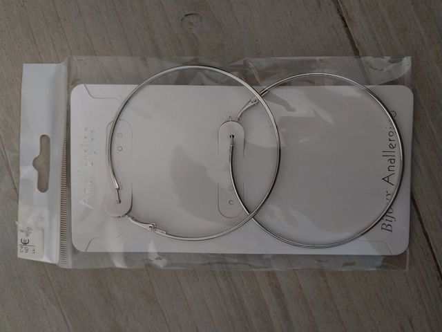 Orecchini a cerchio nuovi