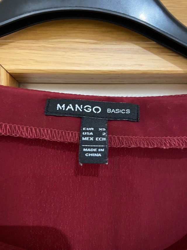 Vestido color burdeos