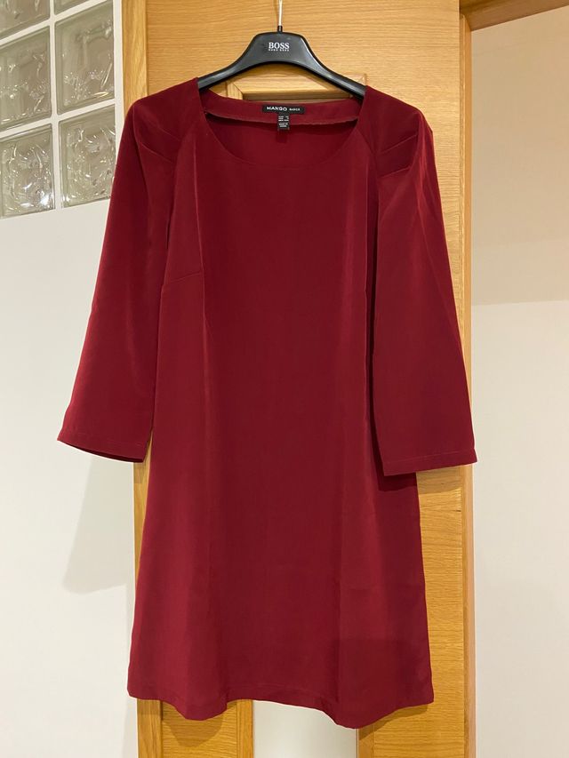 Vestido color burdeos