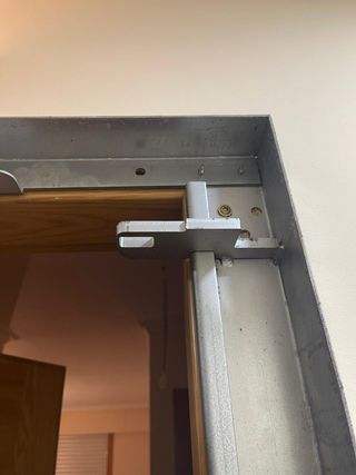 Puerta Anti okupa