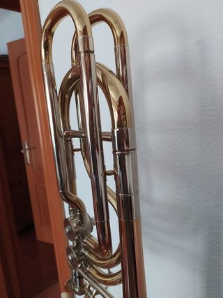 Trombón bajo modelo TV-831