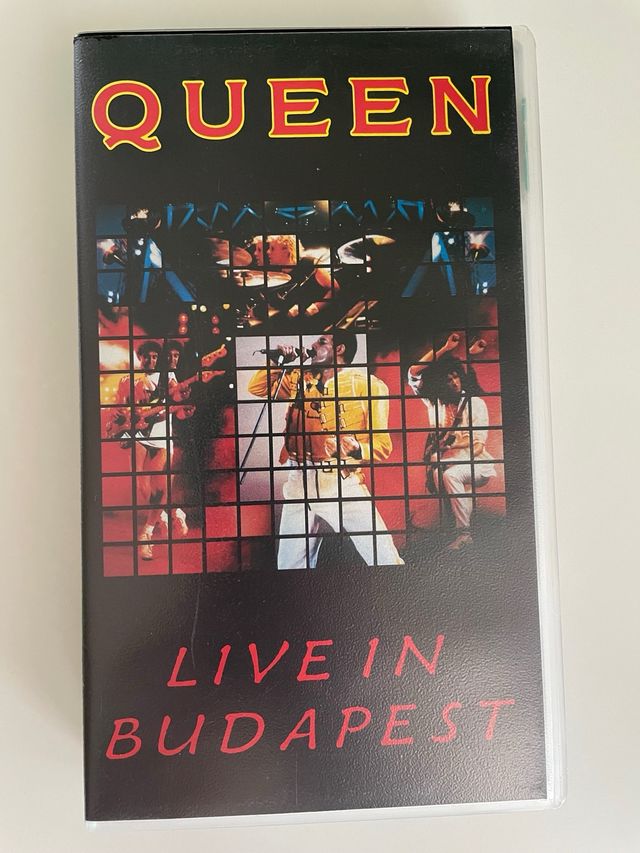 Queen Live in Budapest (1987)