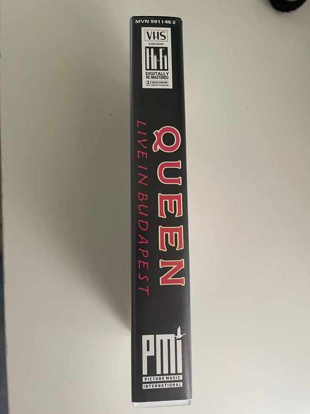 Queen Live in Budapest (1987)