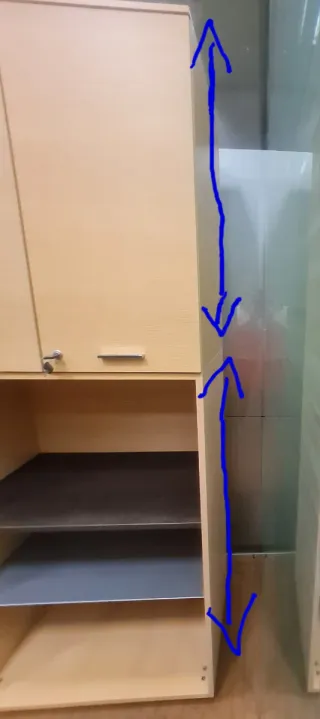 Armarios altos con estantes para oficina