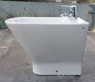 Bidé y cisterna Roca