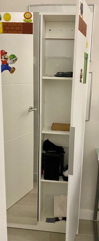 armario multiusos con espejo