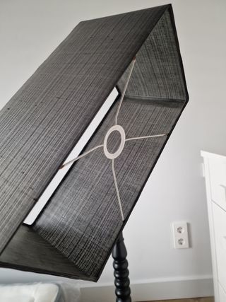 Lámpara pie con pantalla