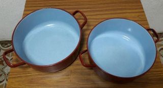 2 Cacerolas antiguas grandes porcelana esmaltada